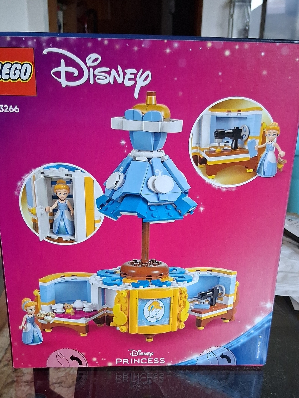 LEGO DISNEY CINDERELLA'S DRESS - Picture 2 of 2